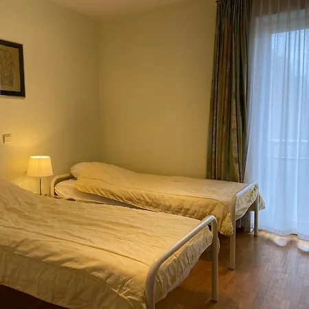With View Of The Harbor Channel Apartment