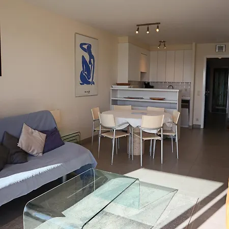 Apartment With View Of The Harbor Channel