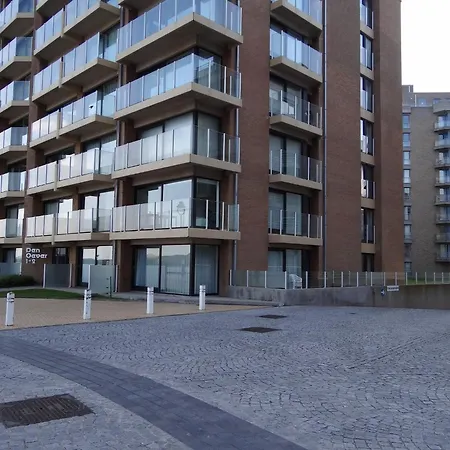 Apartment With View Of The Harbor Channel
